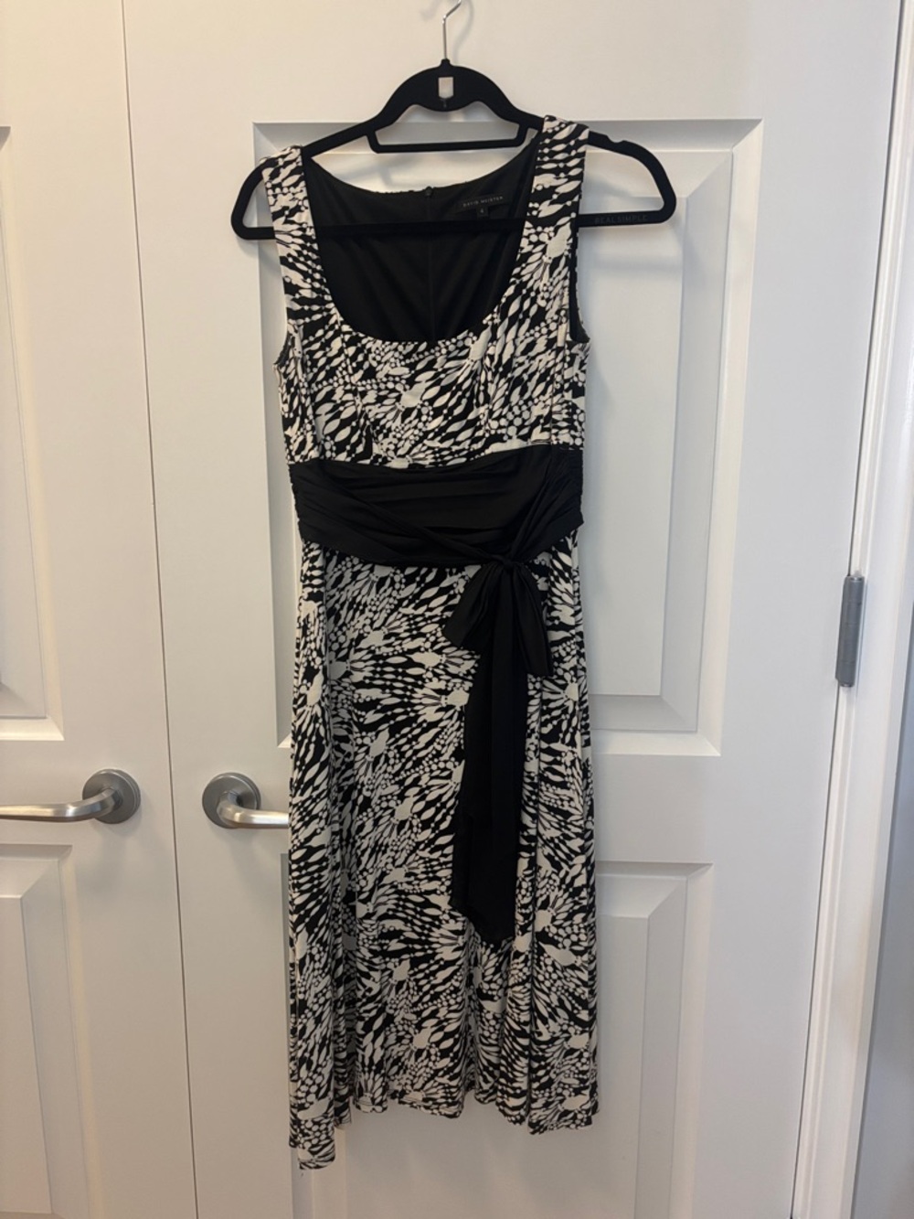 David Meister Black & White Sleeveless Tie-Waist Midi Dress